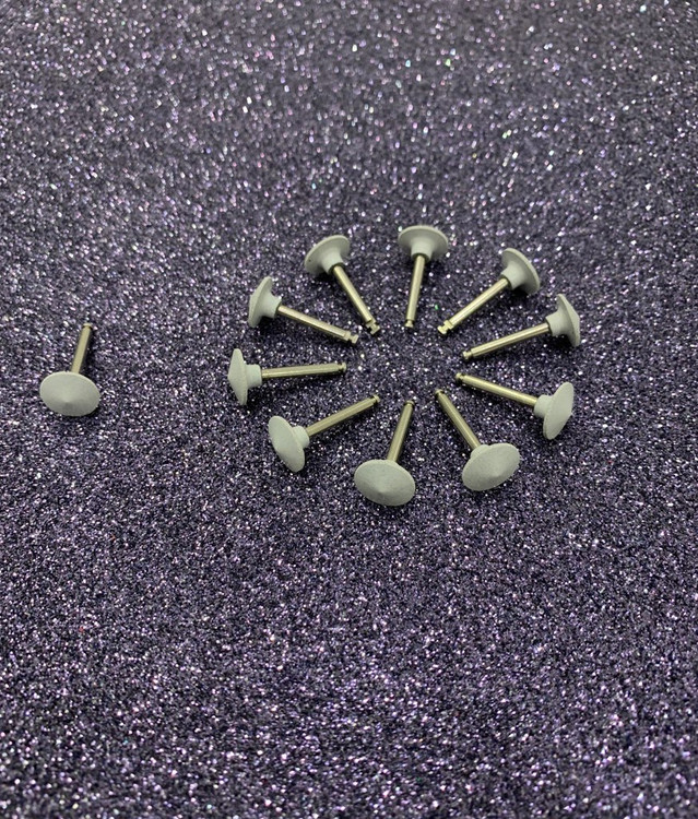 فرچههای مخروطی و کلاهکی (Cups & Brushes) در کیت مولت پرداخت کامپوزیت برای پرداخت دقیق شیارها و مارجینها