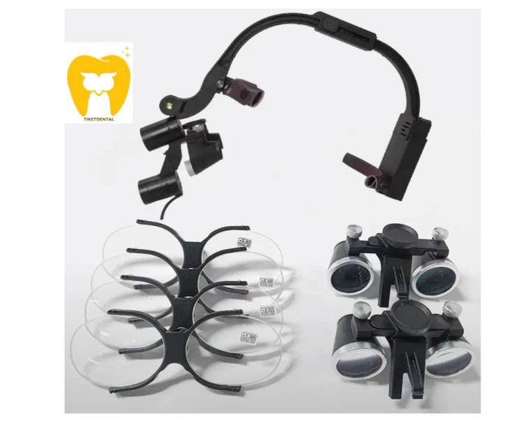 تصویر نزدیک از سیستم اپتیکی لوپ 5X و مکانیزم چرخش (Flip-Up) روی کلاه.