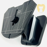 نمای کناری از ارتفاع و شیب استاندارد میز کار برای ارگونومی بهتر.