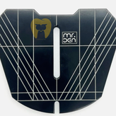 نمای نزدیک از خطوط و لاینهای راهنمای چیدمان دنچر بر روی پلاتفرم متال.