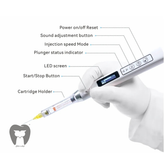 دندانپزشک در حال انجام تزریق کنترلشده با دستگاه با کیفیت Star Pen.