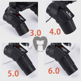 دندانپزشک در حال استفاده از لوپ دندانپزشکی در مطب برای افزایش دقت در درمان