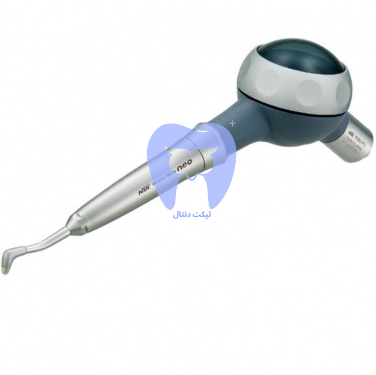 هندپیس ایرفلو NSK مدل Prophy-Mate neo به همراه مخزن پودر سفید و نازل‌های قابل تعویض.